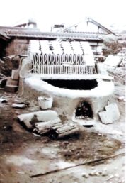 0048_0031　瓦製作作業（２）